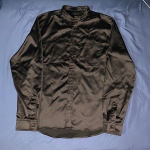 URBAN OUTFITTERS. Long-Sleeve Button up.